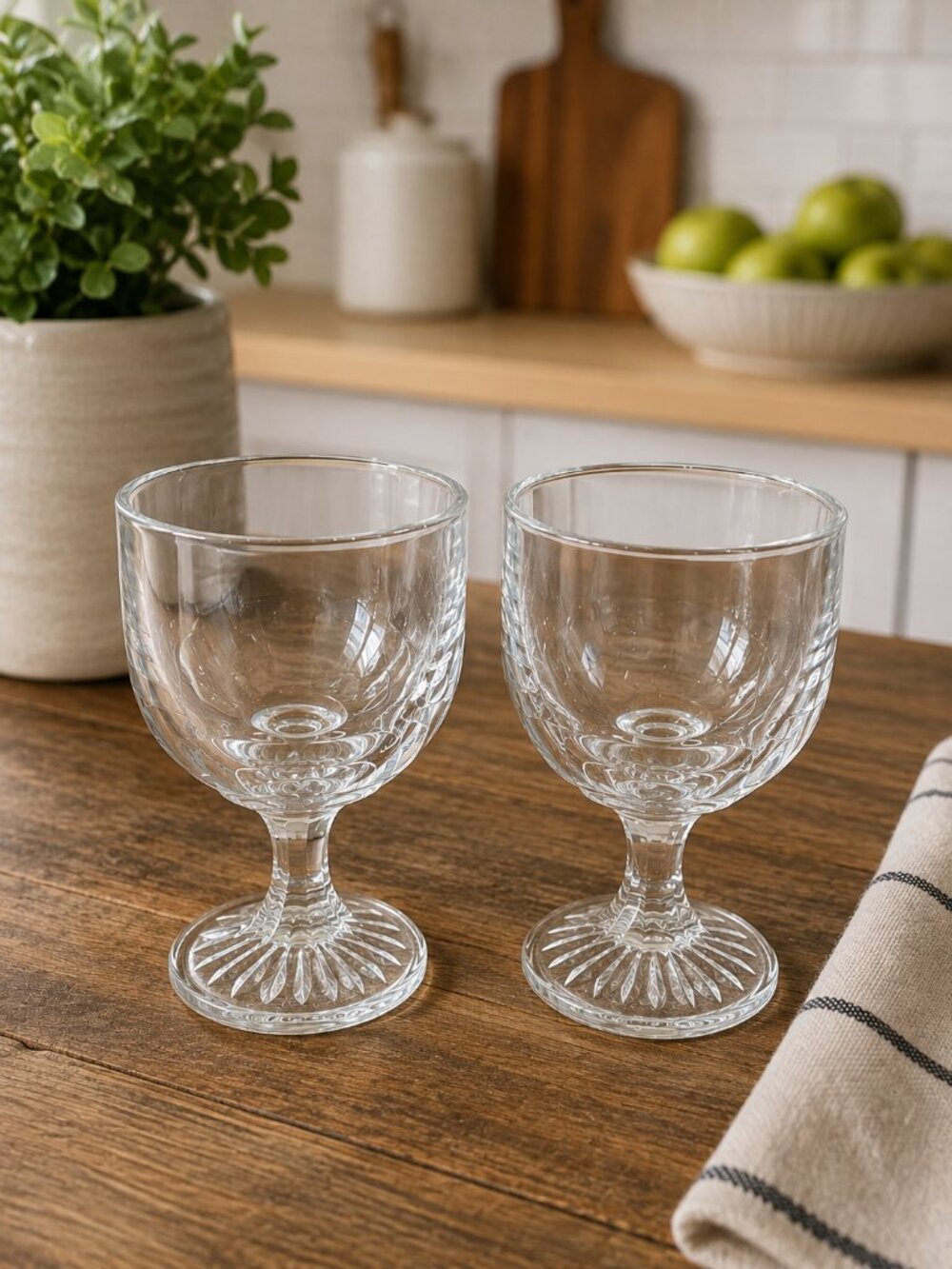 Set of 2 Vintage Clear Glass Goblets Footed Drinking Glasses 6" Chalices